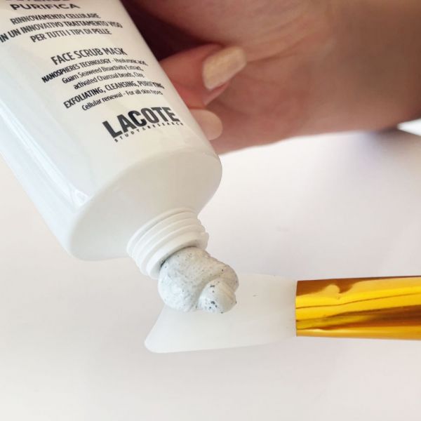 GUAM Seatherapy 3in1 Kohle-Scrub 75ml