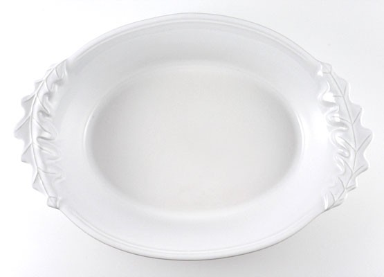 Mittlere Auflaufform mit Eichenlaub 37 cm, Keramik emailliert weiß