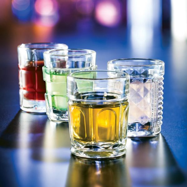 Schnaps Set After mit vier verschiedenen Shooter Gläsern