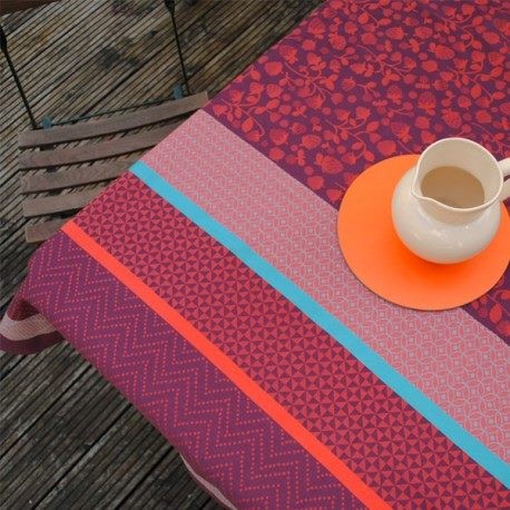 Tischdecke gewebt limitiert Walderdbeeren 170x170 cm